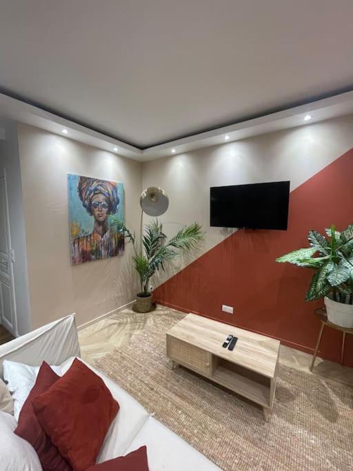 Mira - Sublime Apartment Close To Train Station คอร์เบล-เอซองส์ ภายนอก รูปภาพ